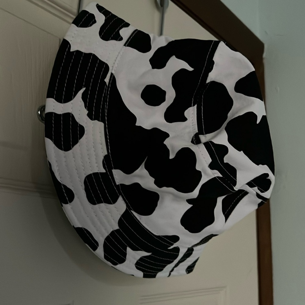 Hot Topic cow print bucket hat